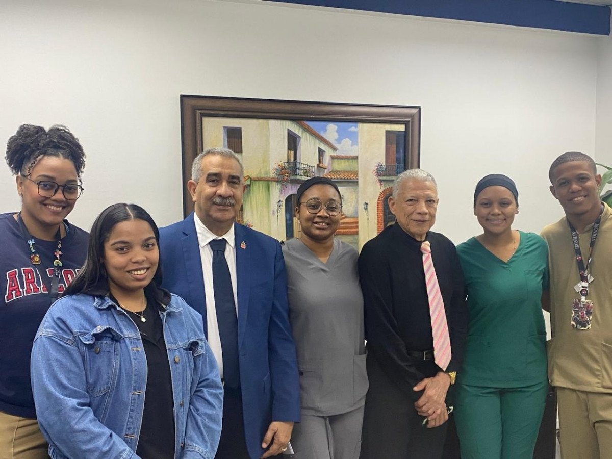 Estudiantes de medicina UASD inician internado rotatorio en Medicamentos de Alto Costo