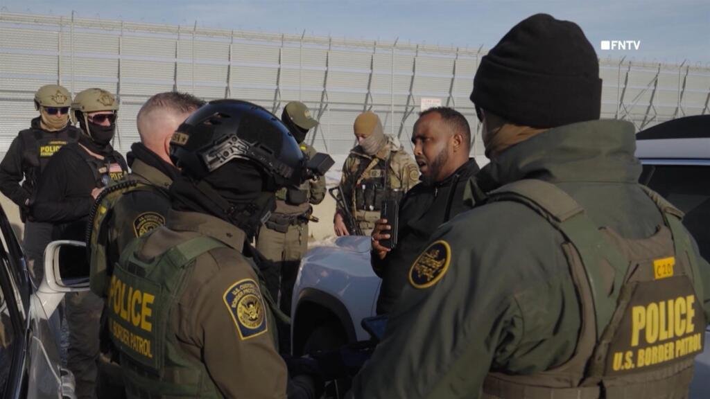 Un ingeniero somalí-estadounidense, convertido en conductor de Uber, graba su interacción con agentes de la Patrulla Fronteriza.