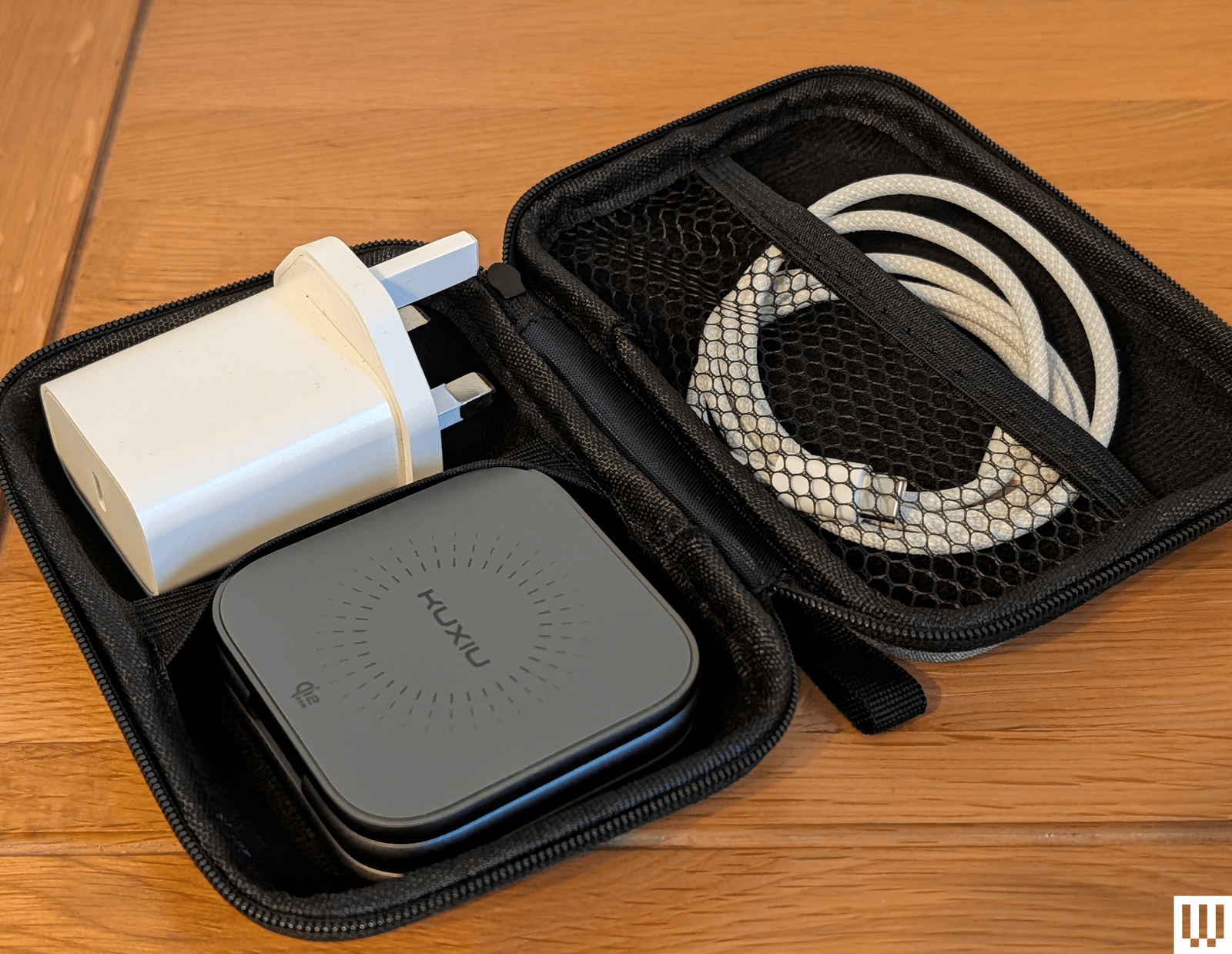 Estación de carga de viaje KUXIU Qi2.