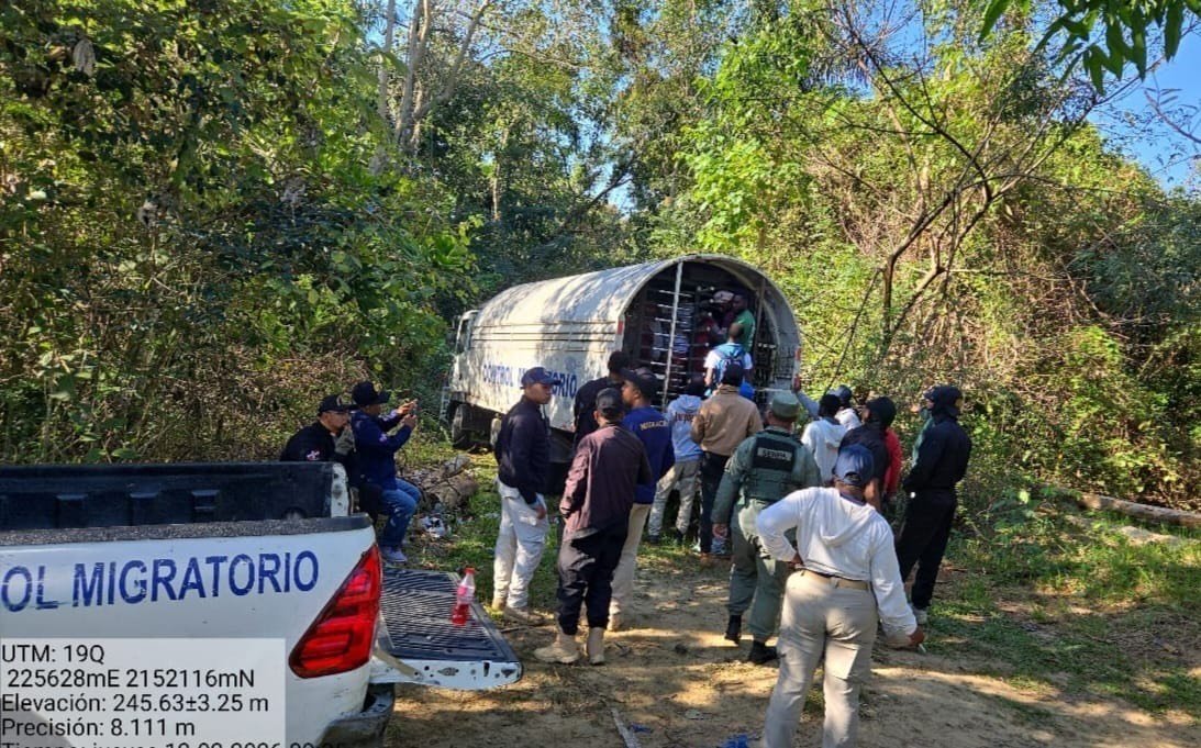 Migración detiene más de mil haitianos sin documentos en RD imagen