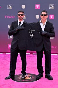 MIAMI, FLORIDA - FEBRUARY 19: (L-R) Justin Quiles and Lenny Tavárez attend Univision's 38th Premio Lo Nuestro at Kaseya Center on February 19, 2026 in Miami, Florida. (Photo by Ivan Apfel/Getty Images)
