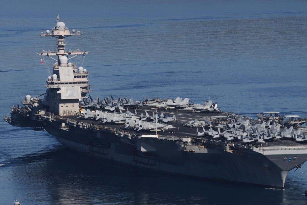L'USS Gerald R. Ford, le plus grand porte-avions au monde, quitte la base navale de Souda, près de La Canée, sur l'île de Crète, en Grèce, le jeudi 26 février 2026