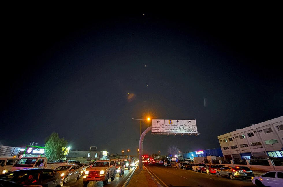 Se disparan misiles interceptores, después de que las fuerzas armadas de Irán dijeran que apuntaron a la base Al-Udeid en un ataque con misiles, como se ve desde Doha, Qatar, el 23 de junio de 2025.