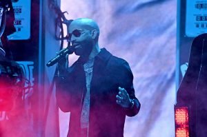 MIAMI, FLORIDA - FEBRUARY 22: Arcángel performs onstage during Univision's 36th Premio Lo Nuestro at Kaseya Center on February 22, 2024 in Miami, Florida. (Photo by Ivan Apfel/Getty Images)