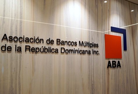 Asociación Bancos Comerciales dice crédito mujeres crece 281% imagen