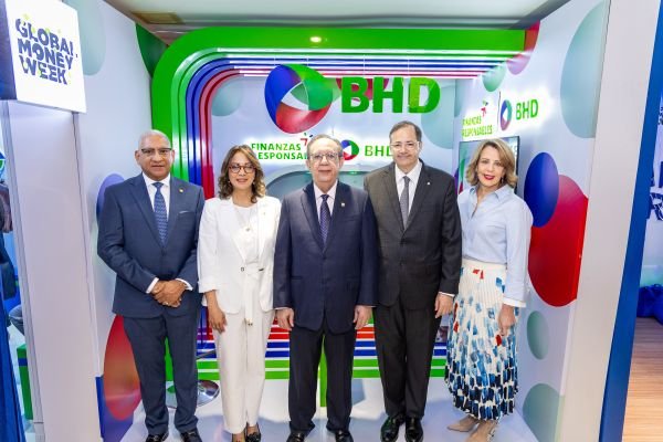 Banco BHD forma parte de la Semana Económica del BCRD imagen