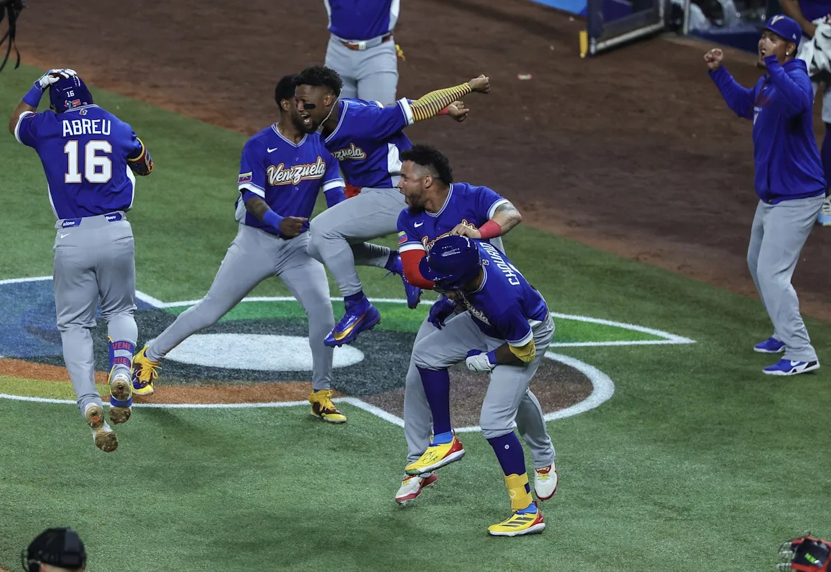 BEISBOL: Venezuela elimina a Japón y se las verá con Italia imagen