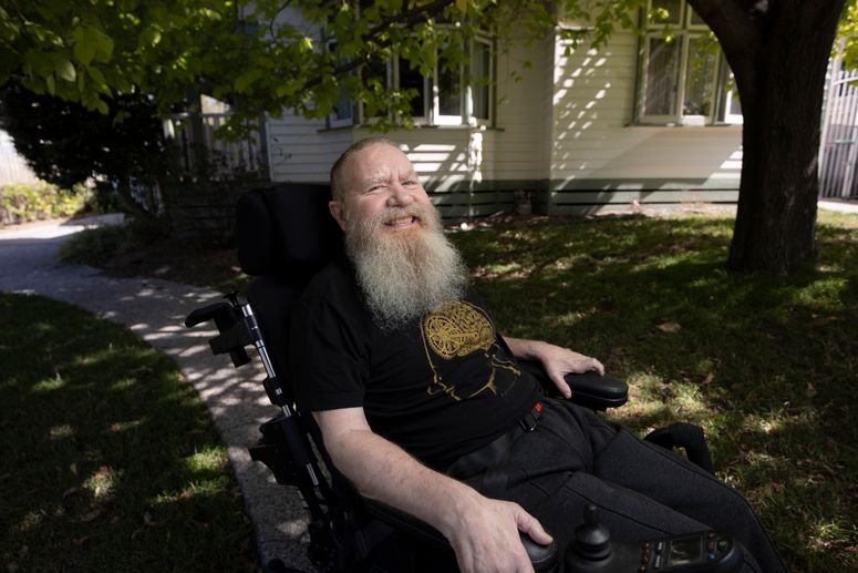 La interfaz cerebro-computadora (BCI) de Synchron utiliza la tecnología para permitir que las personas con enfermedades neurológicas controlen dispositivos robóticos con el pensamiento.