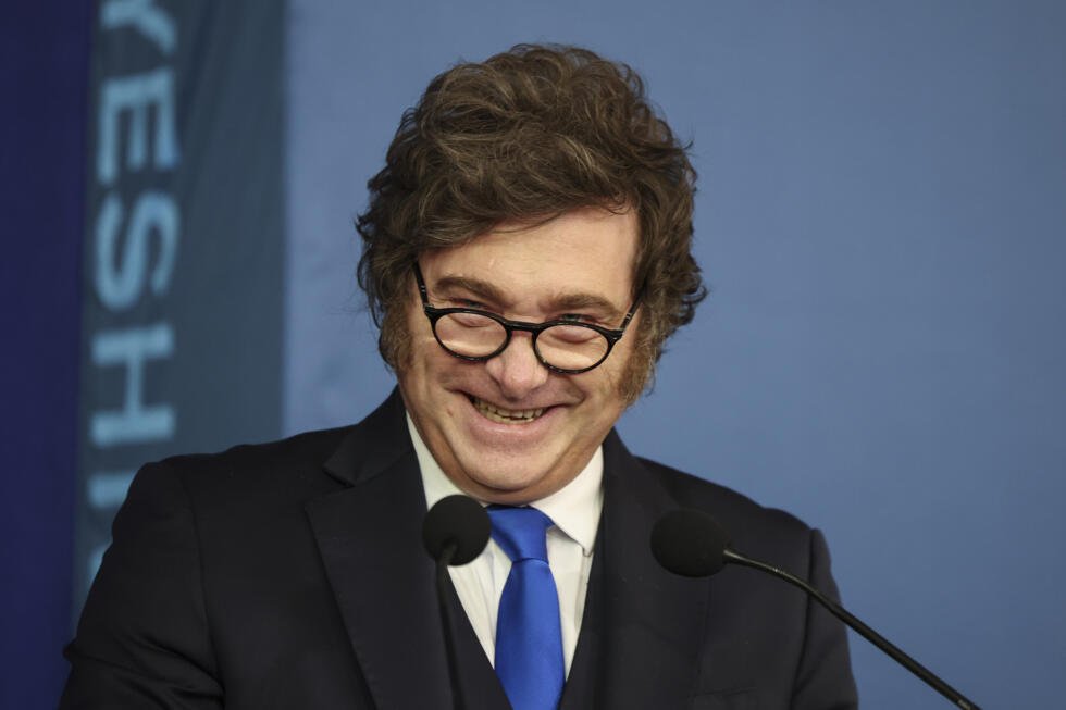 Foto de archivo. El presidente argentino, Javier Milei, en un foro en Nueva York con el presidente de la Universidad Yeshiva, el rabino Ari Berman, el 9 de marzo de 2026, en el marco de la "Argentina Week"