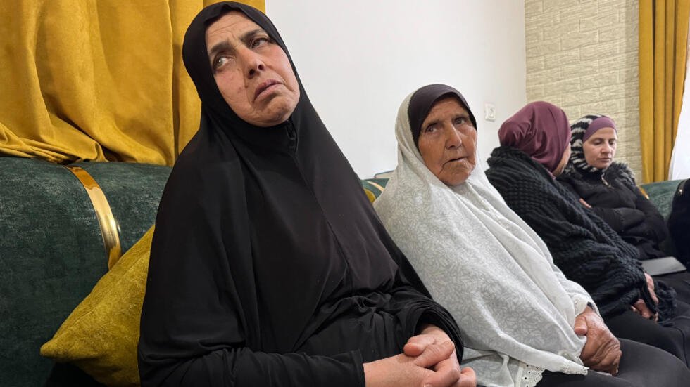Hanam Masalma, madre de la fallecida Sahera, en su casa en Beit Awwa, Cisjordania ocupada.