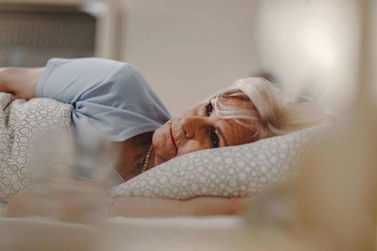 Por que cuando nos hacemos mayores el sueno se vuelve mas ligero y como repercute en la salud