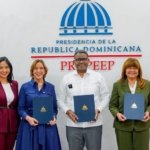 Propeep y Banco Adopem firman convenio para impulsar inclusión financiera de emprendedores informales del país