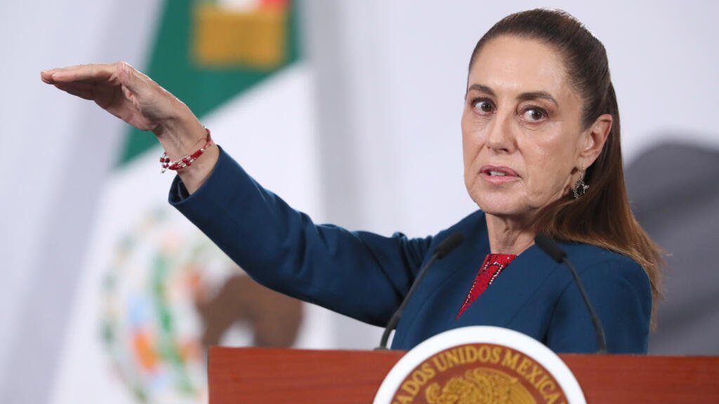 La presidenta de México, Claudia Sheinbaum, habla durante una rueda de prensa este miércoles en Palacio Nacional de la Ciudad de México, en México, el 4 de marzo.
