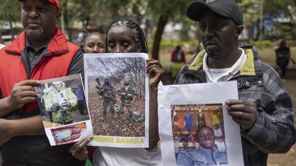 Au Kenya, une manifestation pour réclamer le retour de Kenyans, enrôlés par la Russie dans sa guerre contre l'Ukraine.