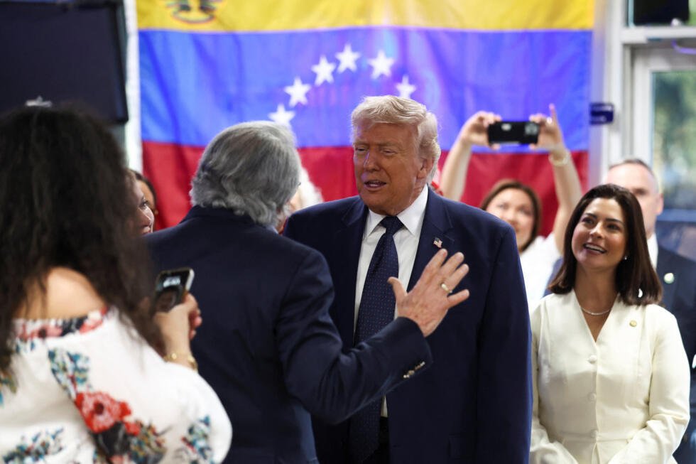 Trump visita el restaurante venezolano ‘El Arepazo’ en Miami, Florida, este lunes, 9 de marzo.
