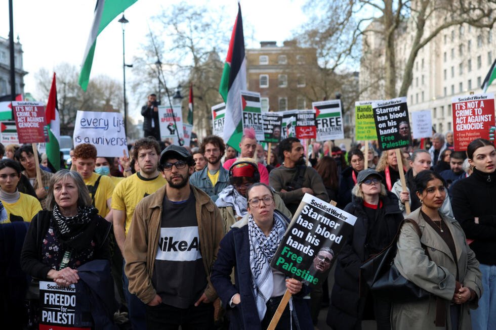 Activistas propalestinos participan en una protesta contra la nueva ley israelí de pena de muerte para palestinos condenados en tribunales militares por ataques mortales, en Londres, Gran Bretaña, el 31 de marzo de 2026.