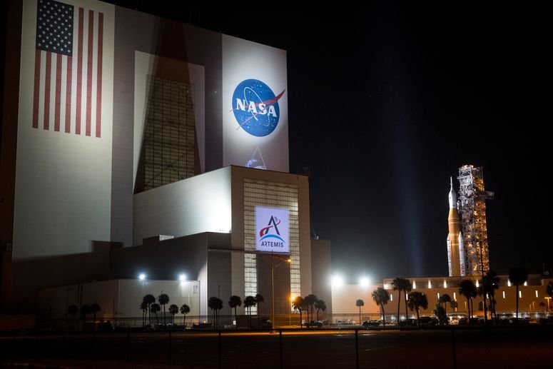 NASA luna base lunar