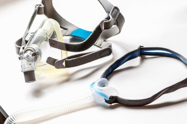 La máscara CPAP, conocida como máscara facial completa o máscara nasal contra la apnea obstructiva del sueño