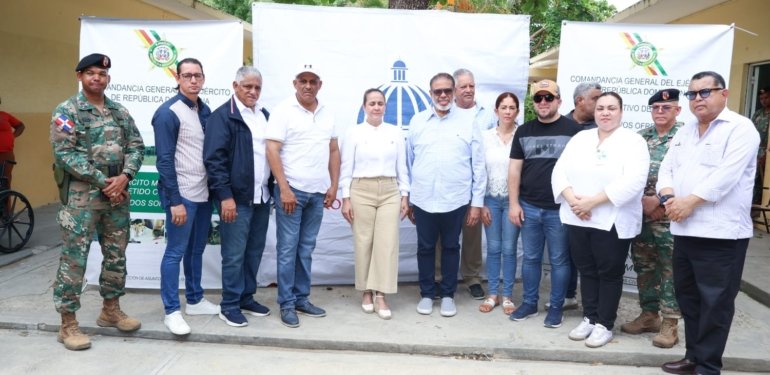 Gobierno beneficia a cientos de familias con servicios médicos y ayudas sociales en Valverde