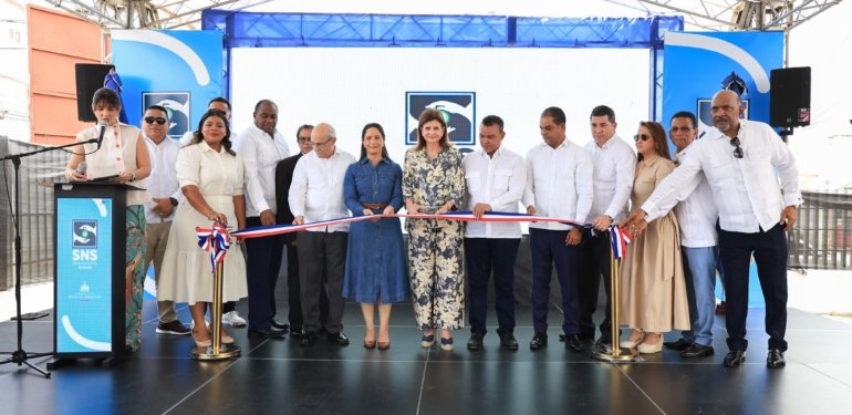 Video: Raquel Peña y director del SNS entregan obras que fortalecen servicios de salud en Valverde