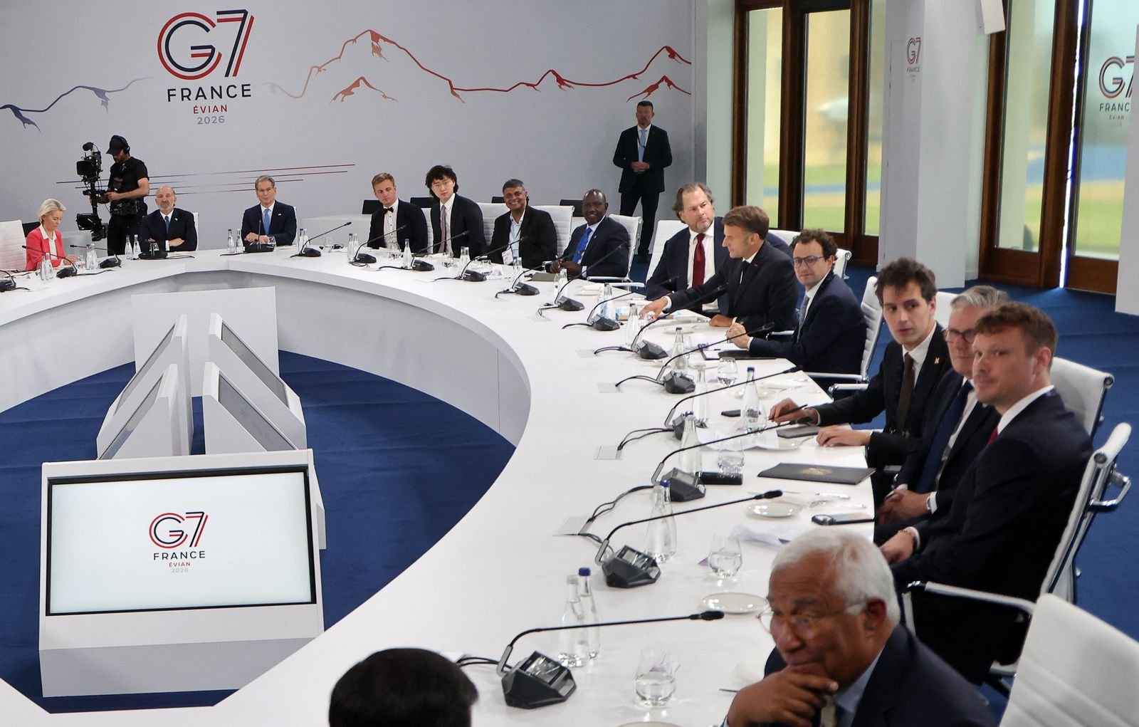 G7 IA