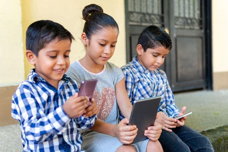 niños adolescentes tecnología México 1270689323