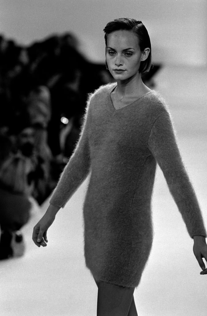 Amber Valletta modelo de Calvin Klein 1994.