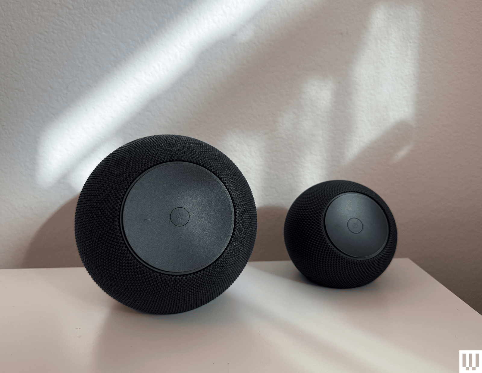 Amazon Echo Studio y Amazon Echo Dot Max.