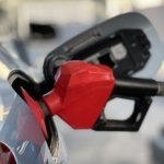Gobierno reajusta combustibles y subsidia con RD$1,985.7 millones