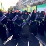 Irán: miles de seguidores del Gobierno desafían a EE. UU. con desfile militar