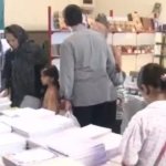 Irán vive un regreso a clases marcado por crisis de precios en útiles escolares