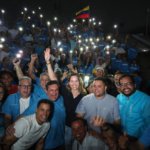 Jefa de comunicaciones de Machado regresa a Venezuela y reaviva la presión por retorno de la líder opositora