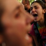 "Por favor, luchad": el desahucio de Maricarmen en España agita nuevas protestas por la crisis de vivienda