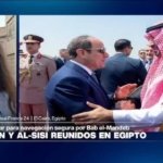 Príncipe de Arabia Saudita se reúne con Al Sisi para garantizar navegación segura por Bab el-Mandeb