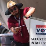 ¿Qué implica el rechazo del Supremo a los planes de Trump para restringir el voto por correo?