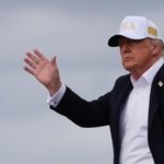 Trump elogia una Irlanda unificada durante visita a su campo de golf