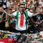 Panteón Rococó lleva la lucha pro inmigrante y la crisis de desaparecidos en México a Tiny Desk