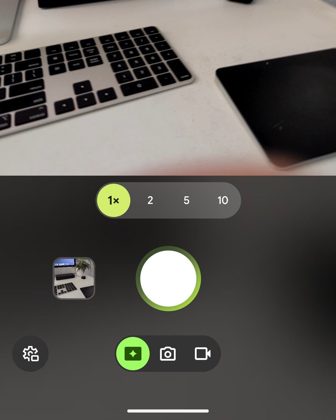 Puedes identificar la funcionalidad Captura Mgica en el ícono de la izquierda de la app de cmara de tu Pixel.